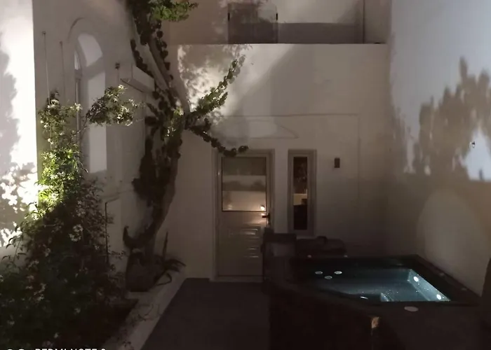 Sensia Luxury With Hot Tub