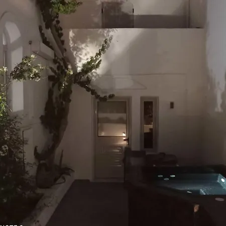 Sensia Luxury With Hot Tub